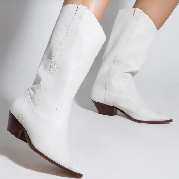 SCHUTZ Shoes - Schutz Allison Boot white 
Size 7.5